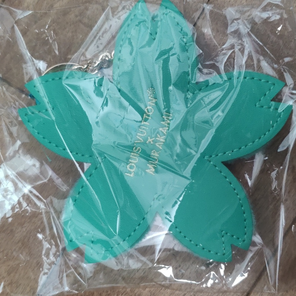 NEW Flower Plush Keychain Bag Charm - Picture 4 of 5